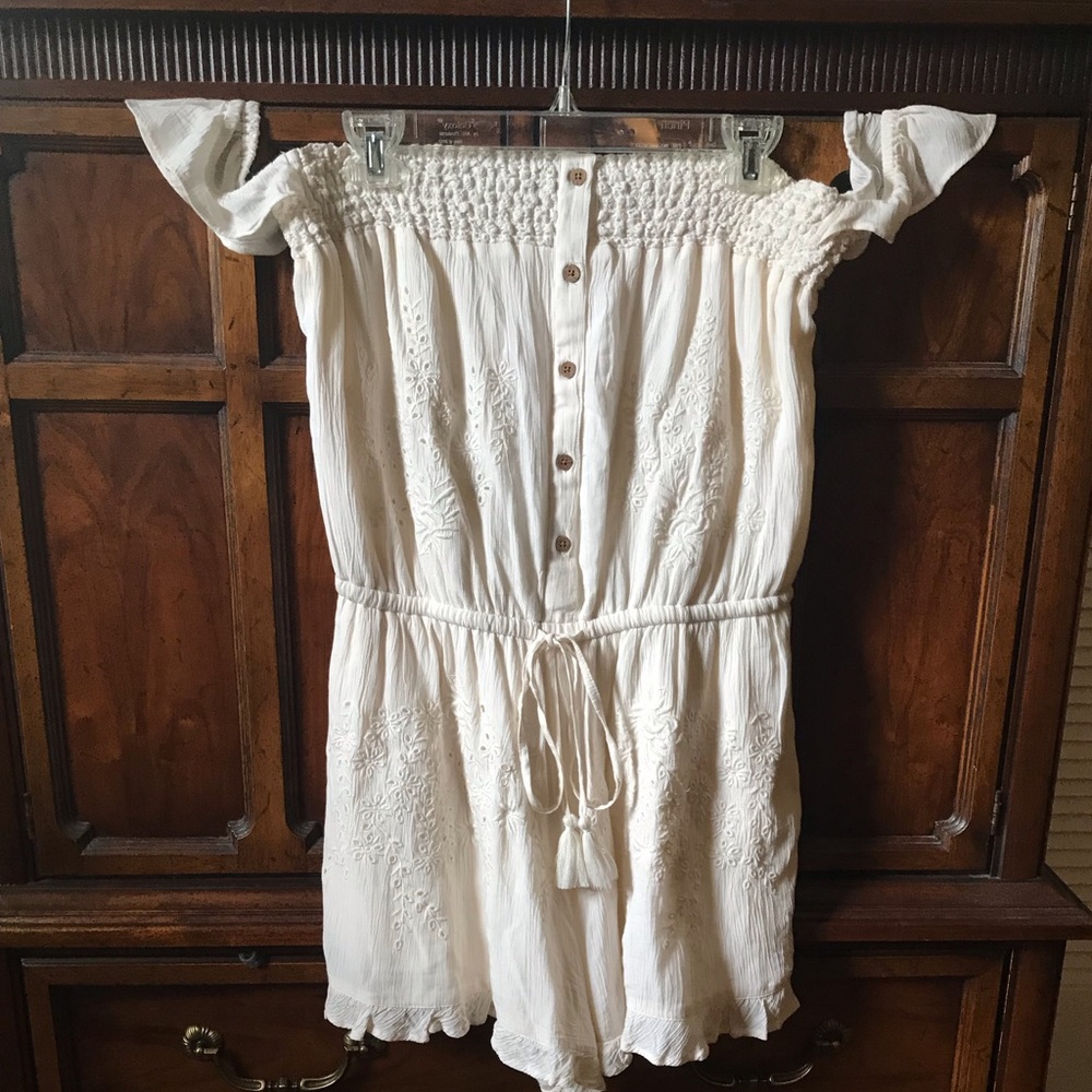 Cream Romper💟 - Picture 4 of 8